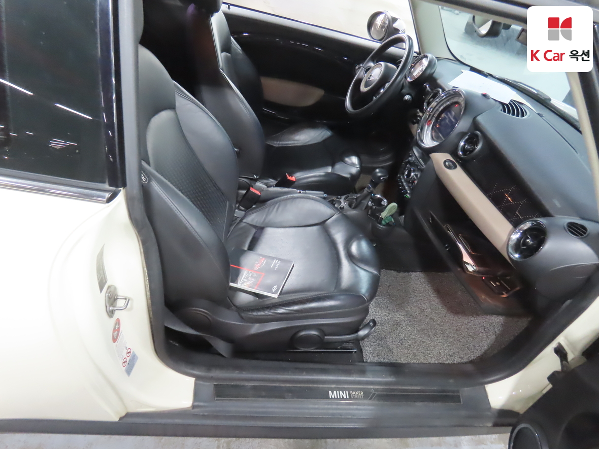 BMW MINI 2013 - Image 27