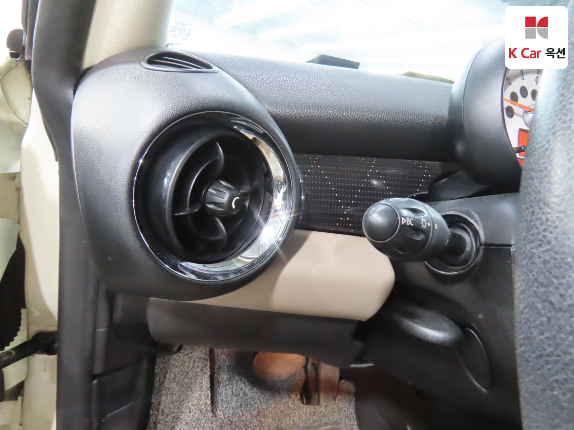 BMW MINI 2013 - Image 9