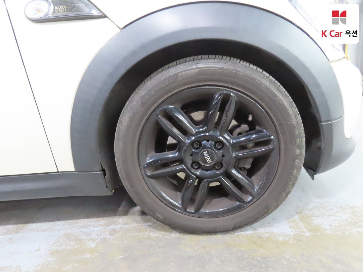 BMW MINI 2013 - Image 35