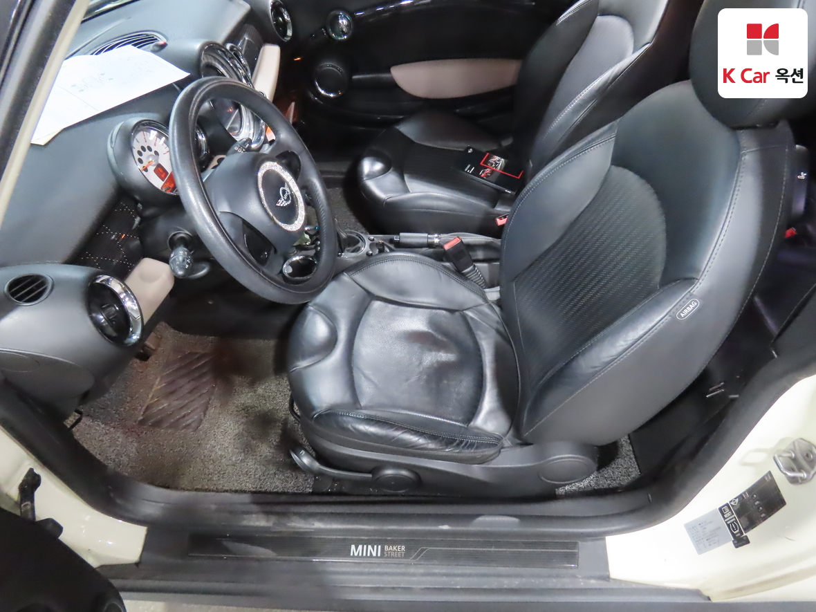 BMW MINI 2013 - Image 18