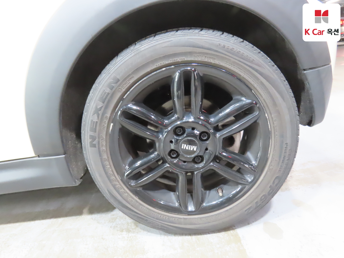 BMW MINI 2013 - Image 37