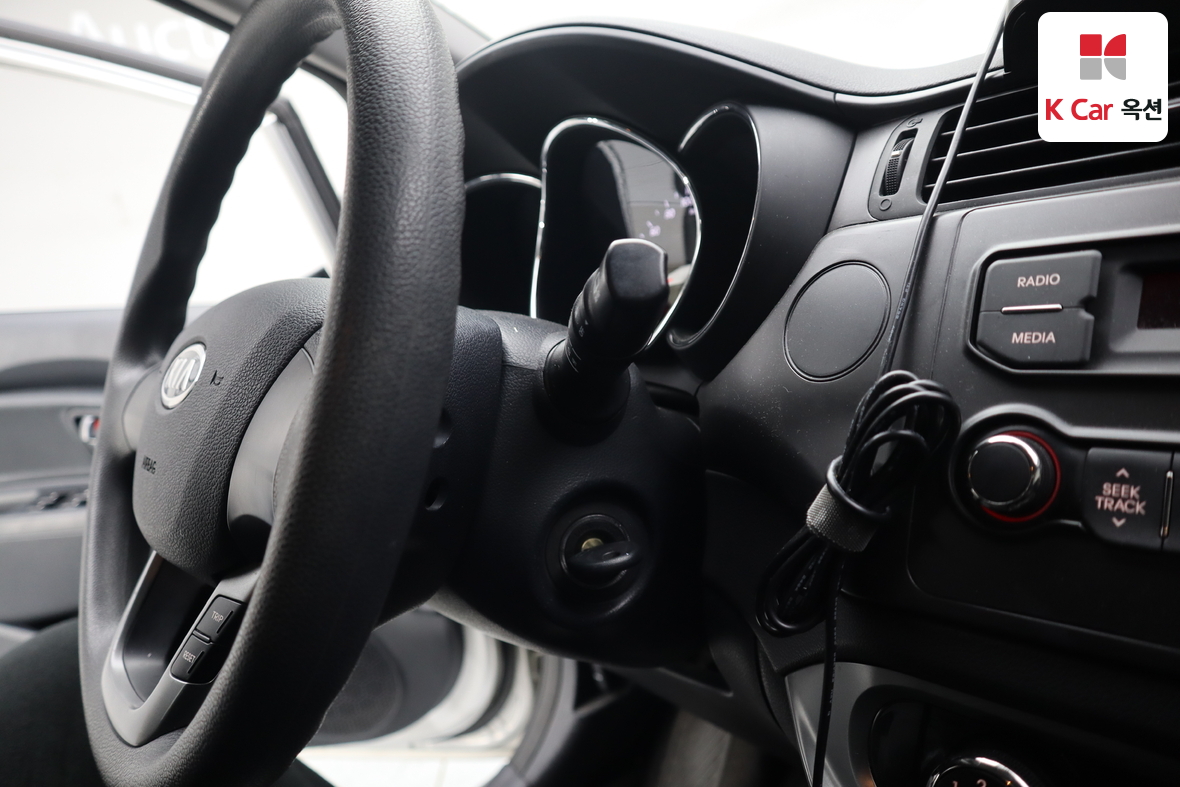 Kia Pride 2012 - Image 11