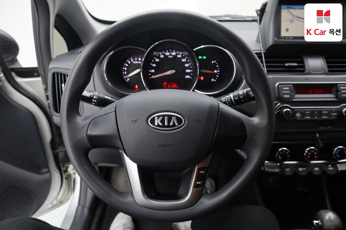 Kia Pride 2012 - Image 10