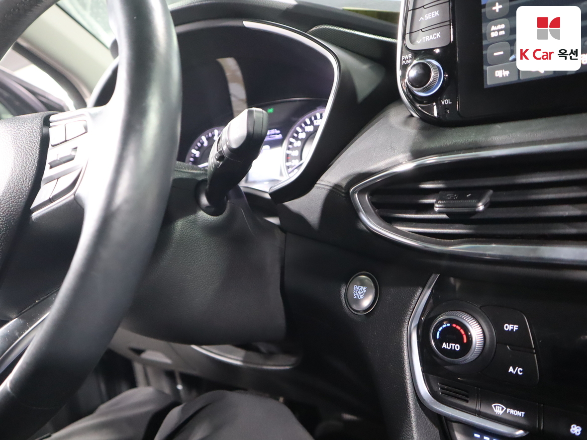 Hyundai Santa Fe 2020 - Image 11