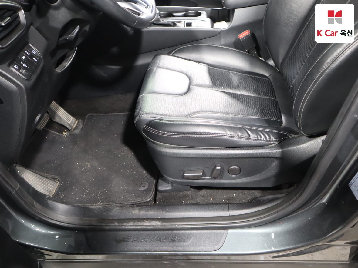 Hyundai Santa Fe 2020 - Image 18