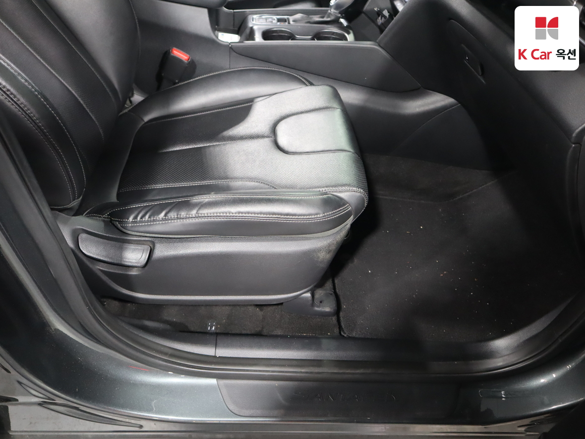 Hyundai Santa Fe 2020 - Image 31