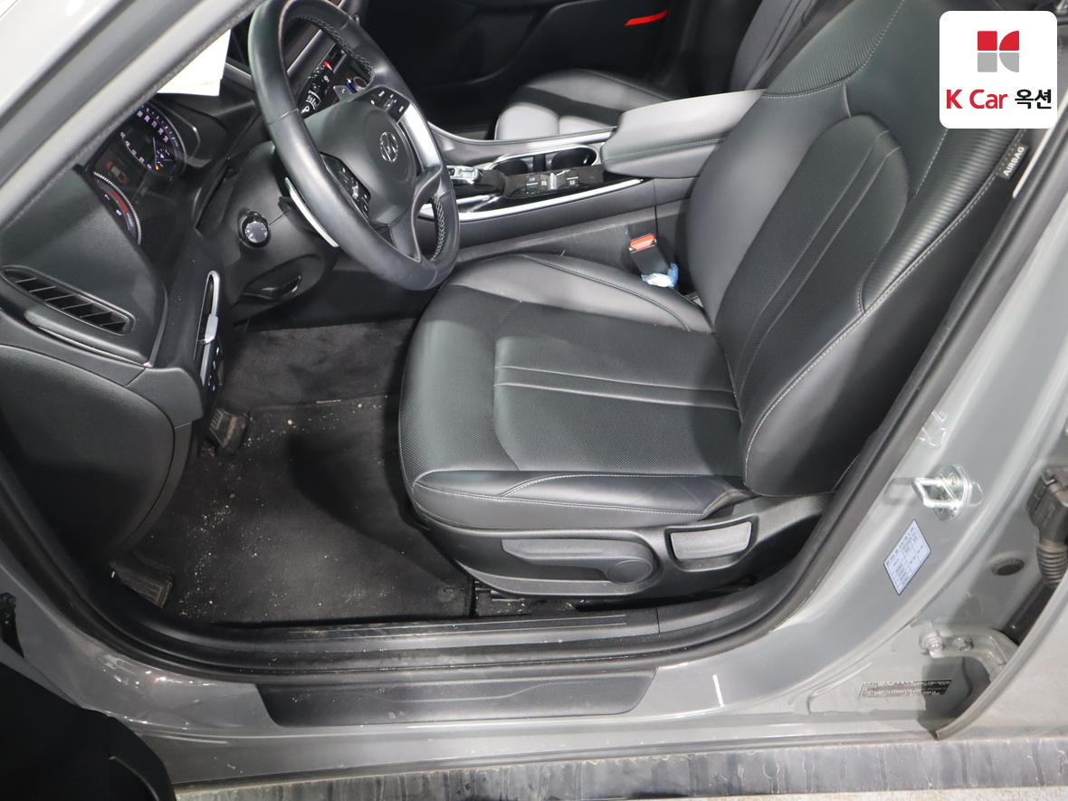 Hyundai Sonata 2022 - Image 18