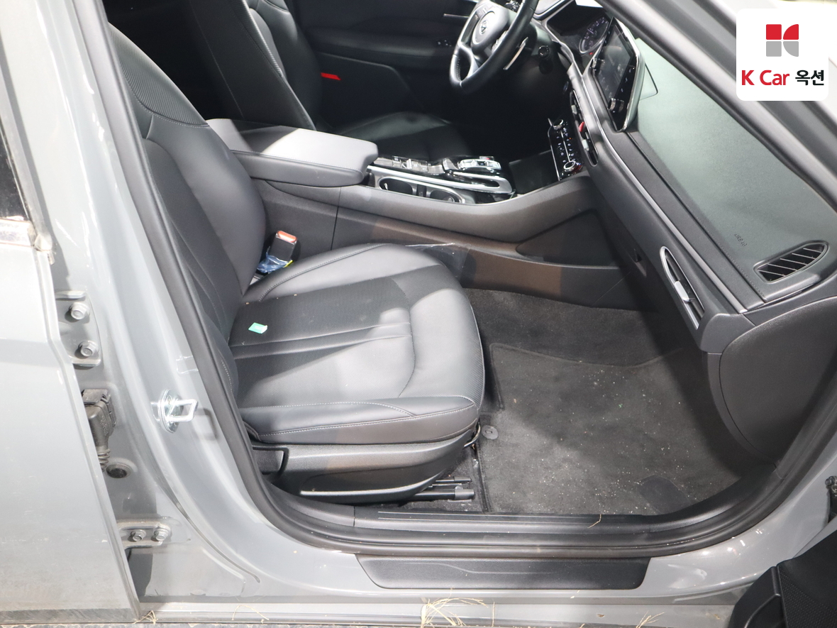 Hyundai Sonata 2022 - Image 28