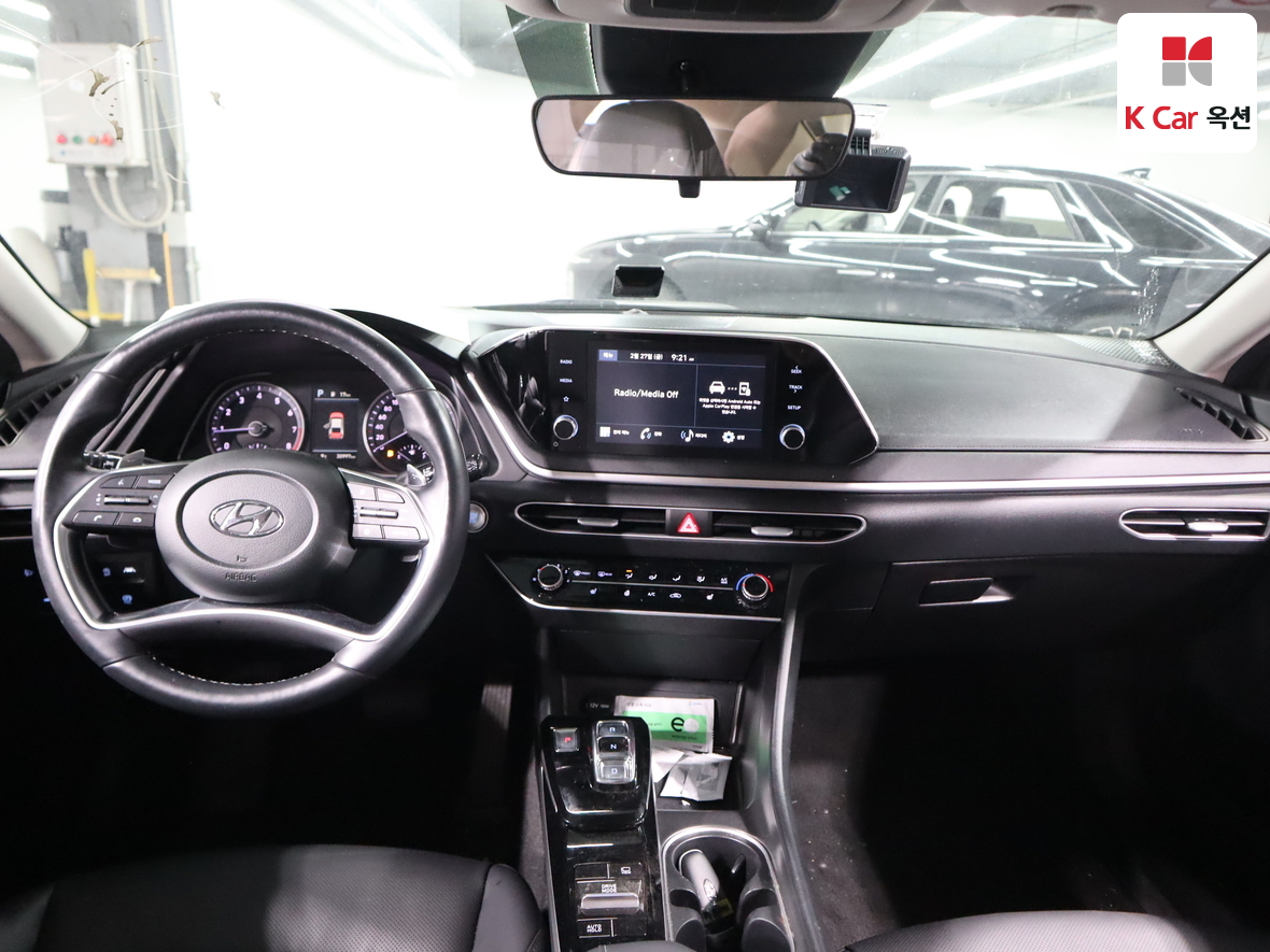 Hyundai Sonata 2022 - Image 3