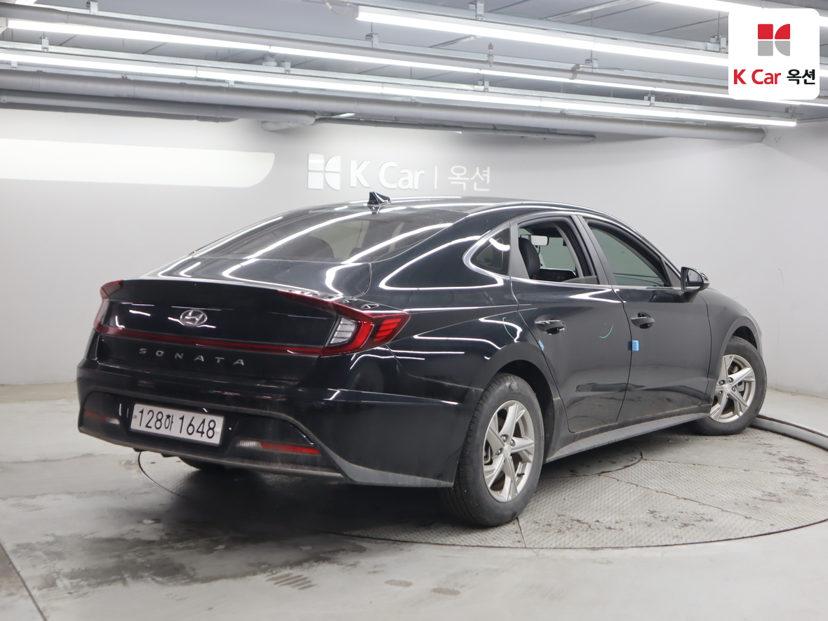 Hyundai Sonata 2020 - Image 2