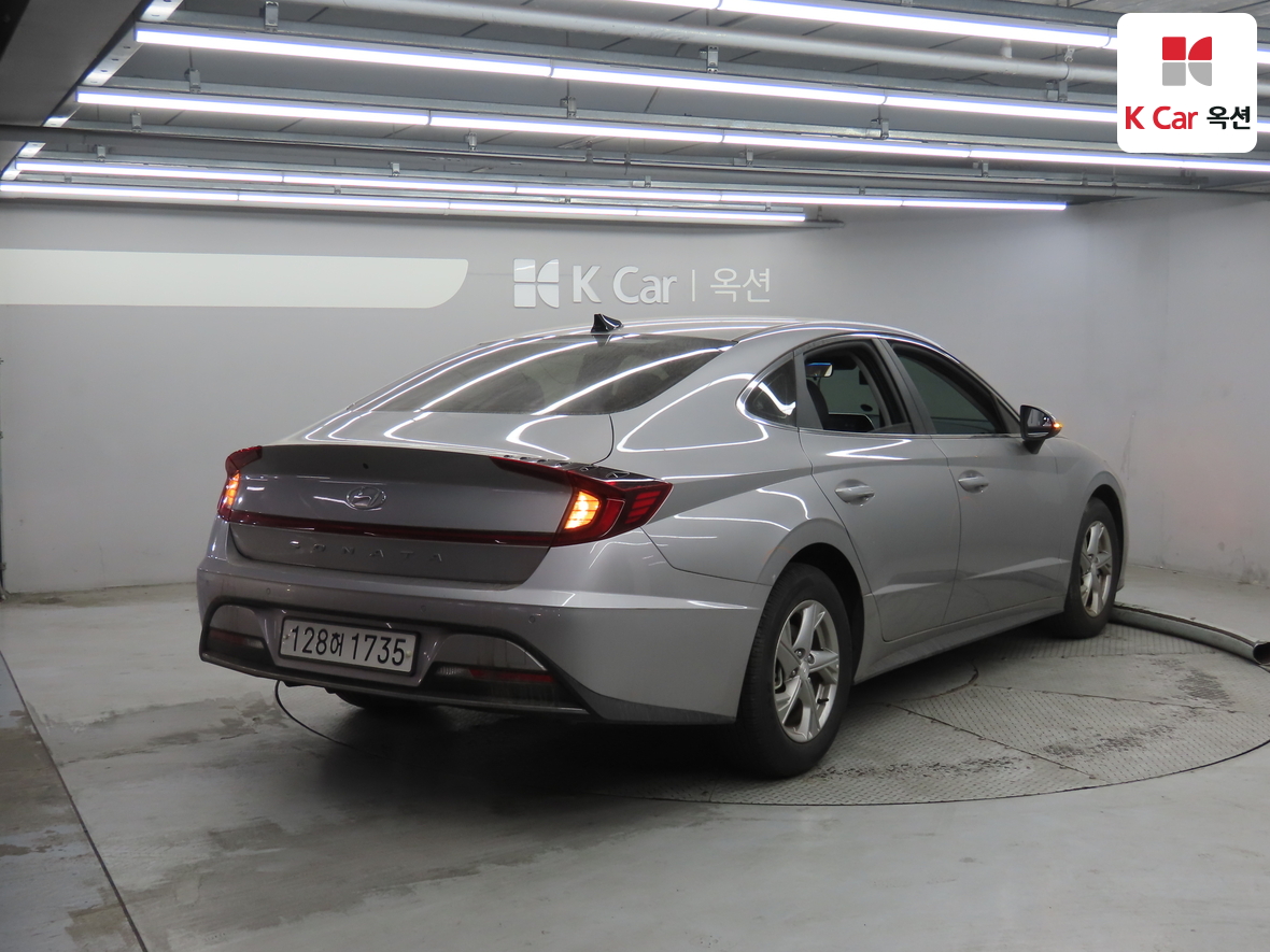 Hyundai Sonata 2020 - Image 2