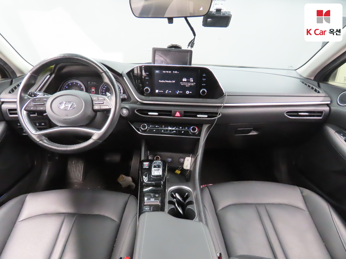 Hyundai Sonata 2022 - Image 3