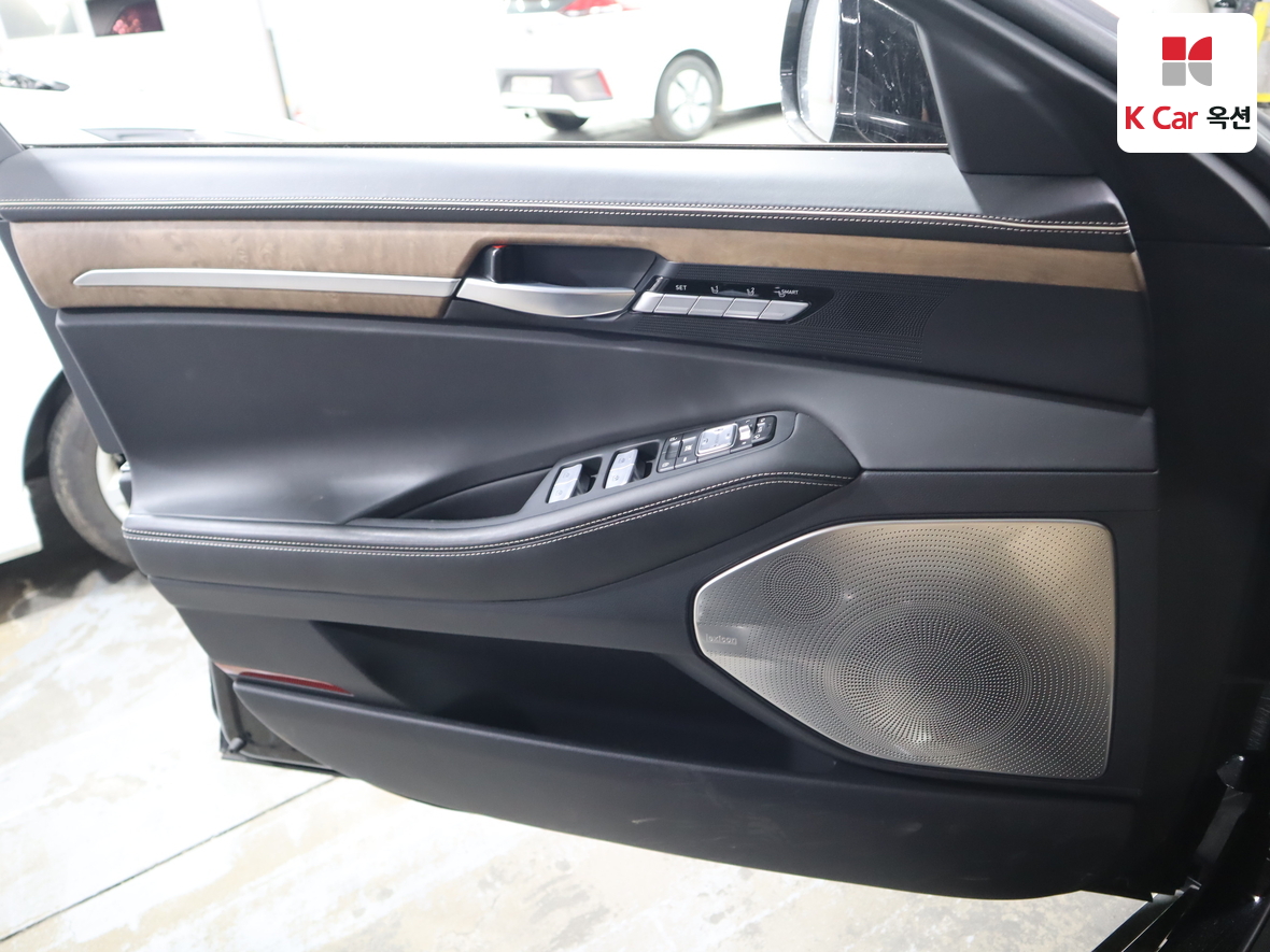 Genesis G90 2021 - Image 8