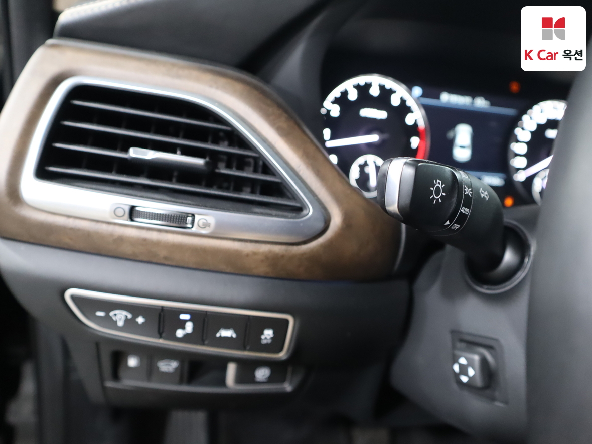 Genesis G90 2021 - Image 9