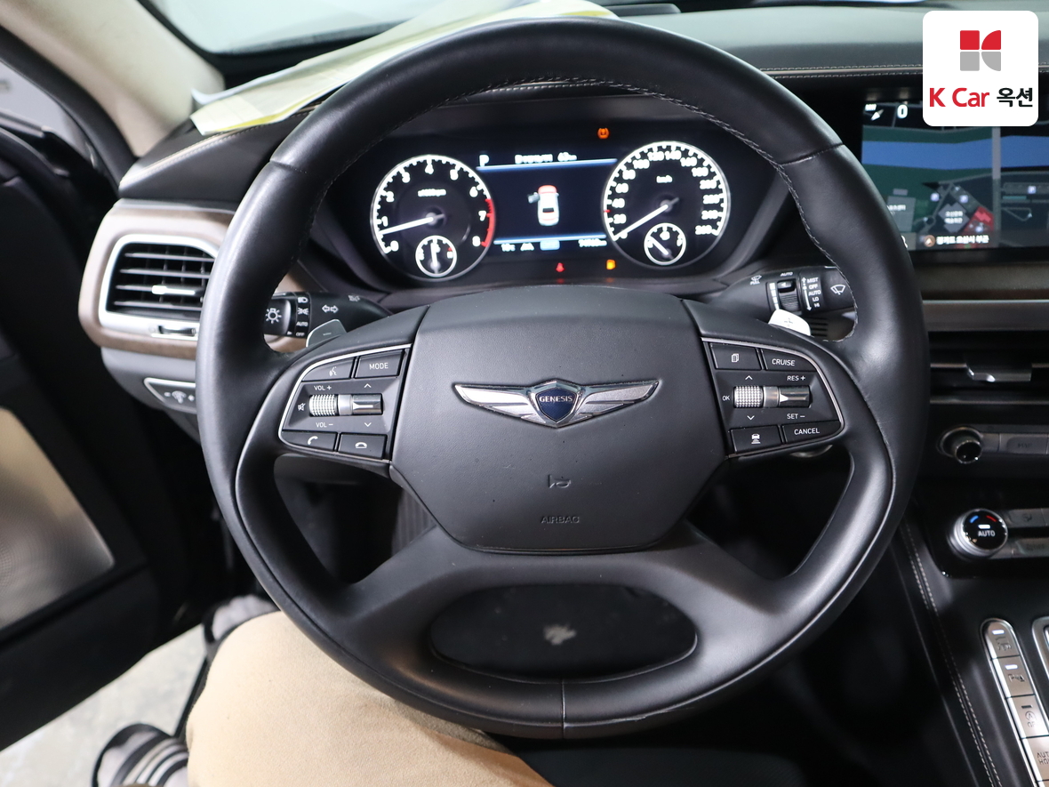 Genesis G90 2021 - Image 10