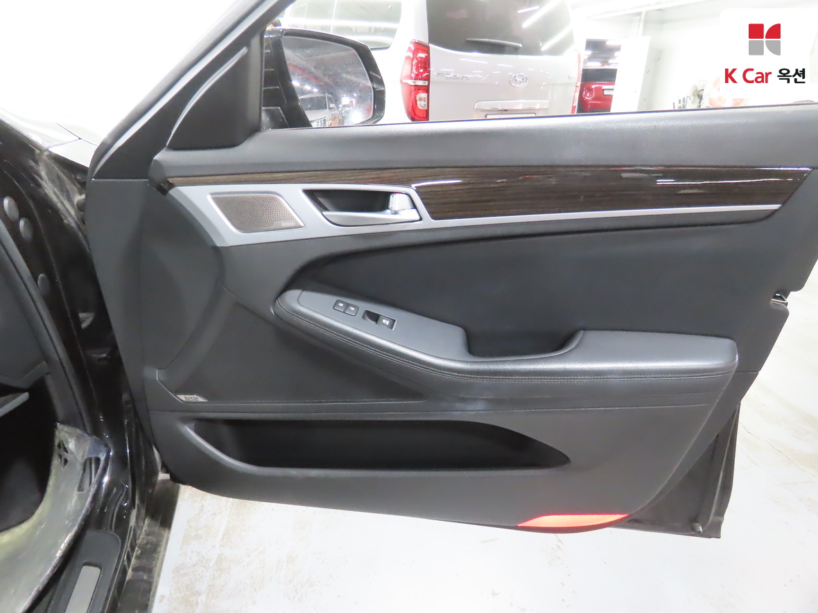 Genesis G80 2019 - Image 31