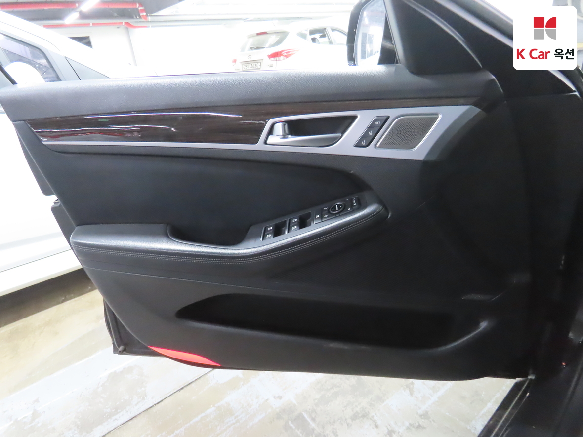 Genesis G80 2019 - Image 8