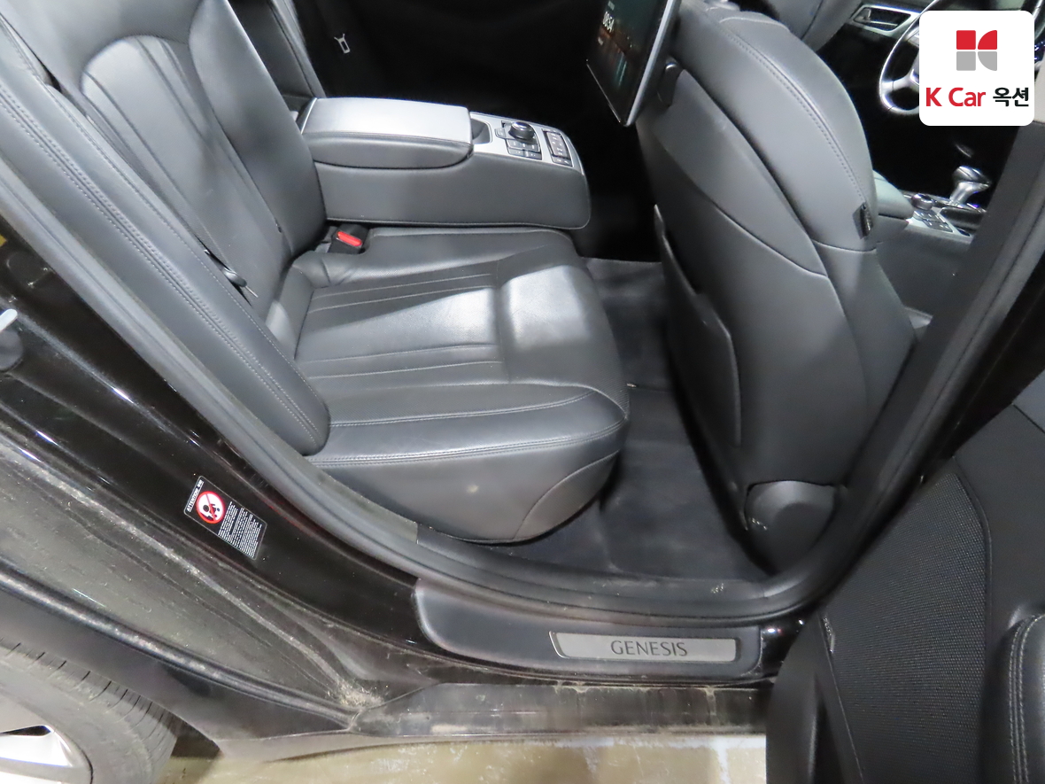 Genesis G80 2019 - Image 30