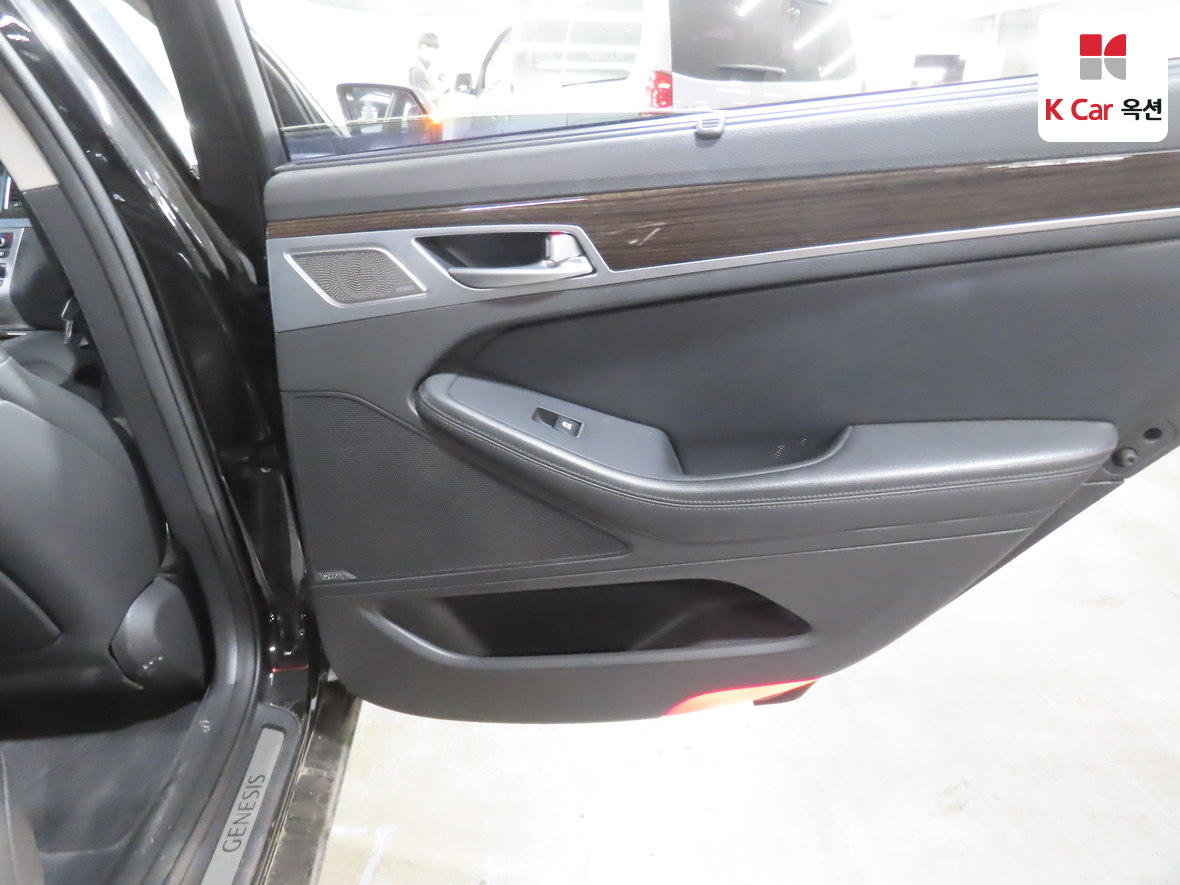 Genesis G80 2019 - Image 29