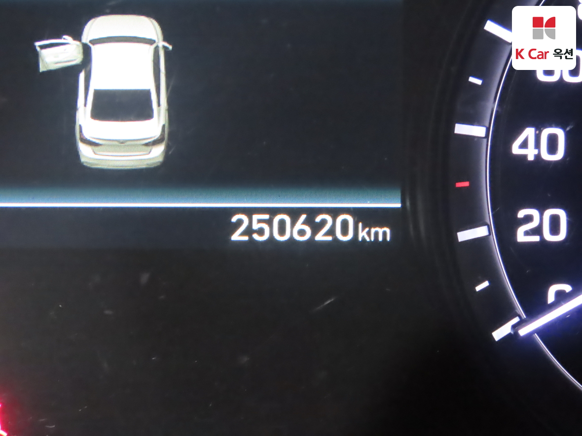 Genesis G80 2017 - Image 4