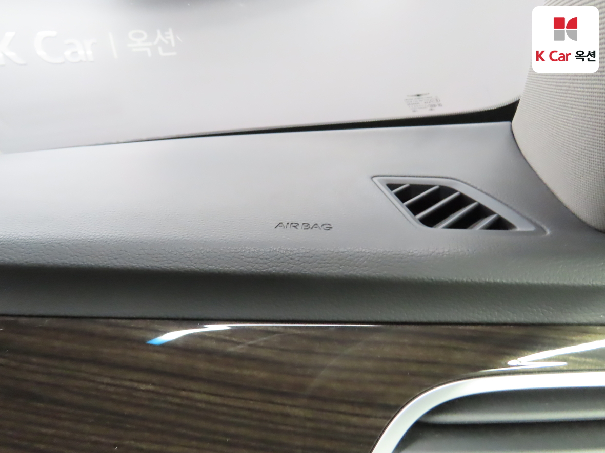 Genesis G80 2017 - Image 31