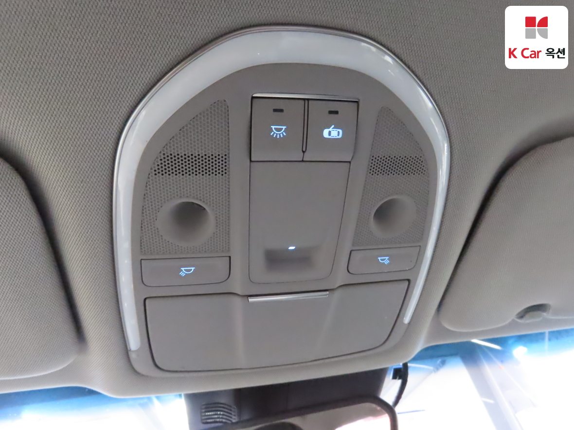 Genesis G80 2017 - Image 12