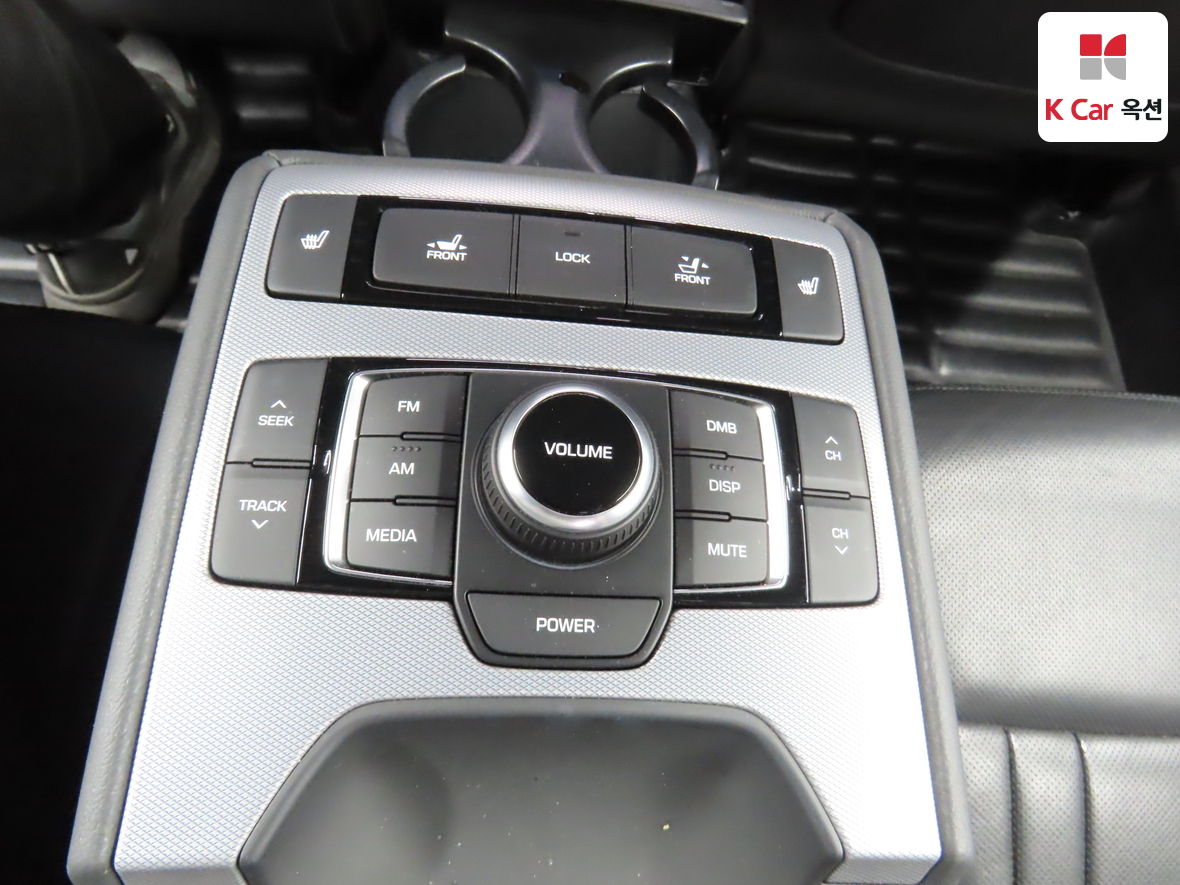 Genesis G80 2017 - Image 24