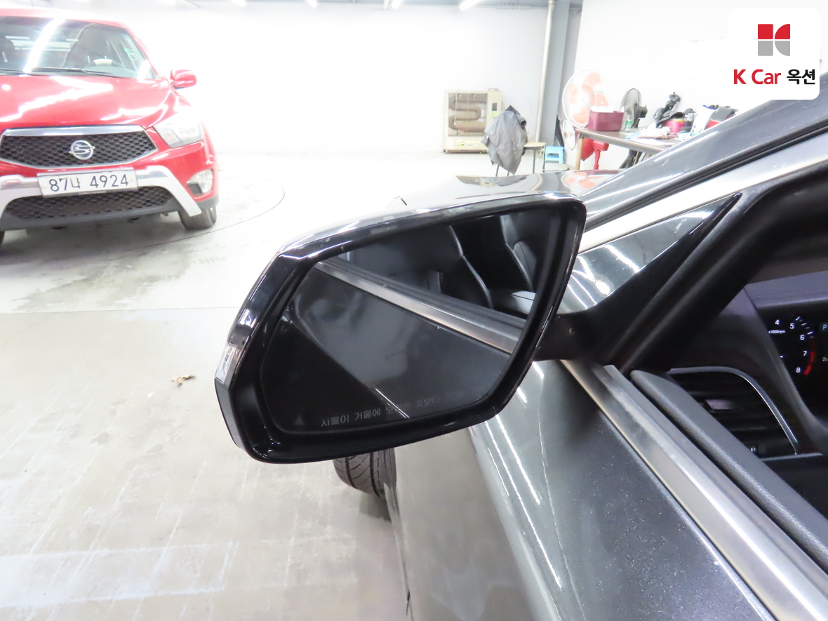 Genesis G80 2017 - Image 21