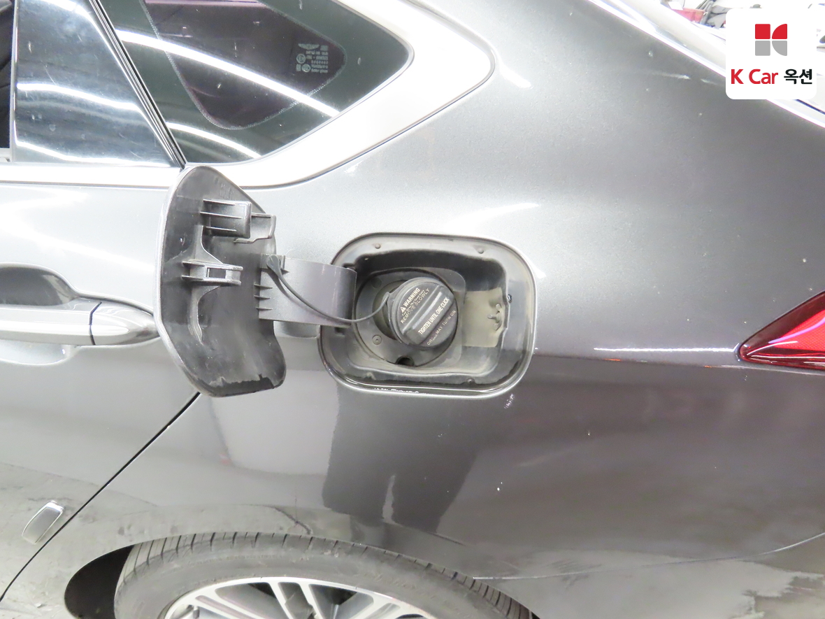 Genesis G80 2017 - Image 25