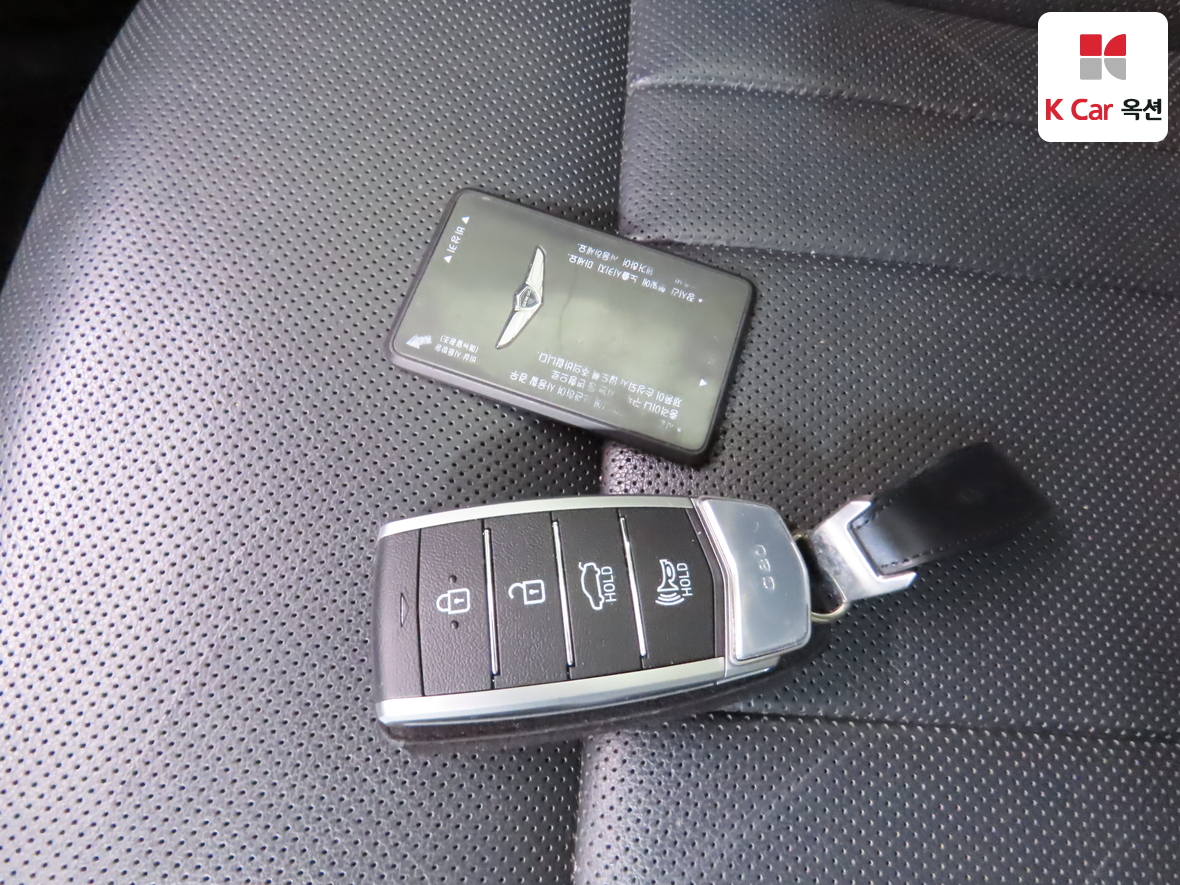 Genesis G80 2017 - Image 17