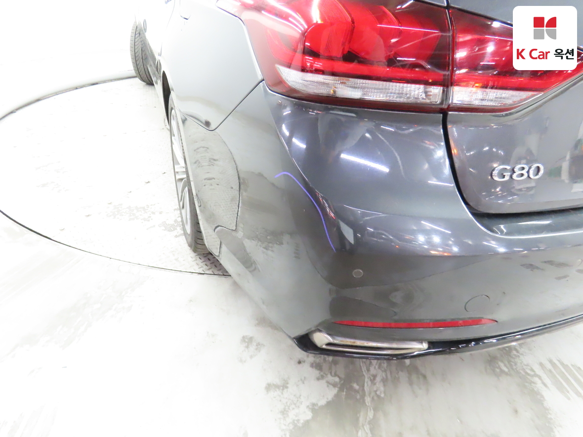 Genesis G80 2017 - Image 40