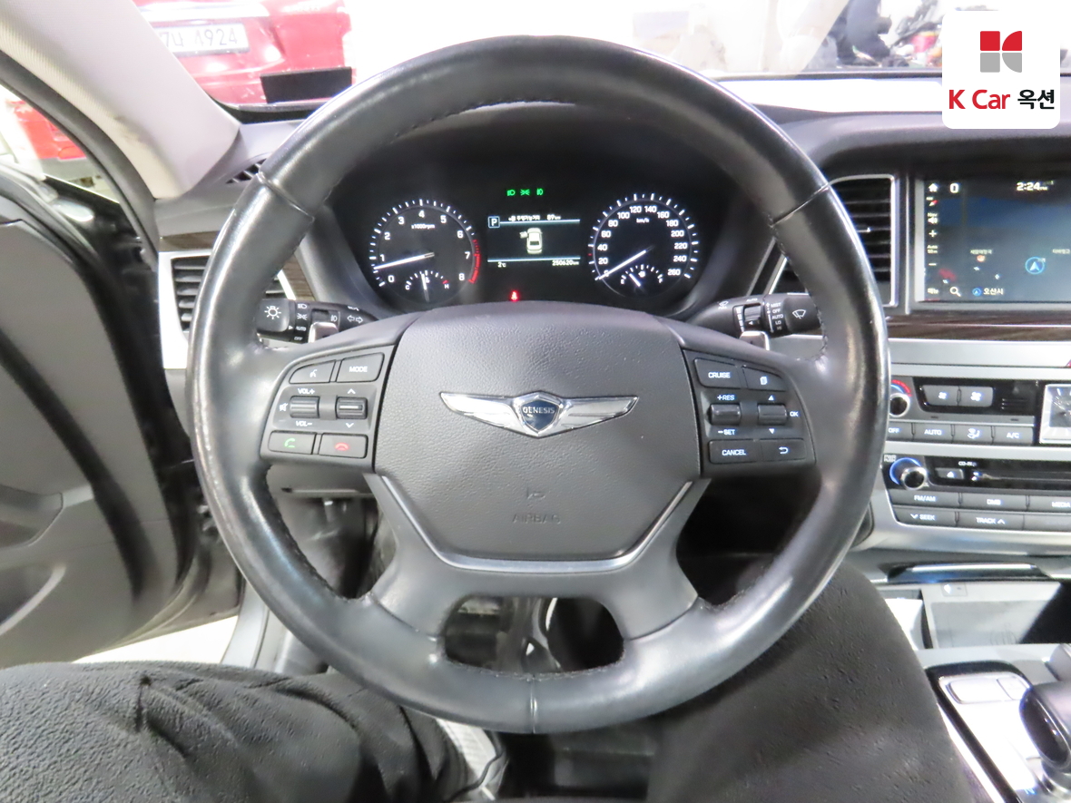 Genesis G80 2017 - Image 10