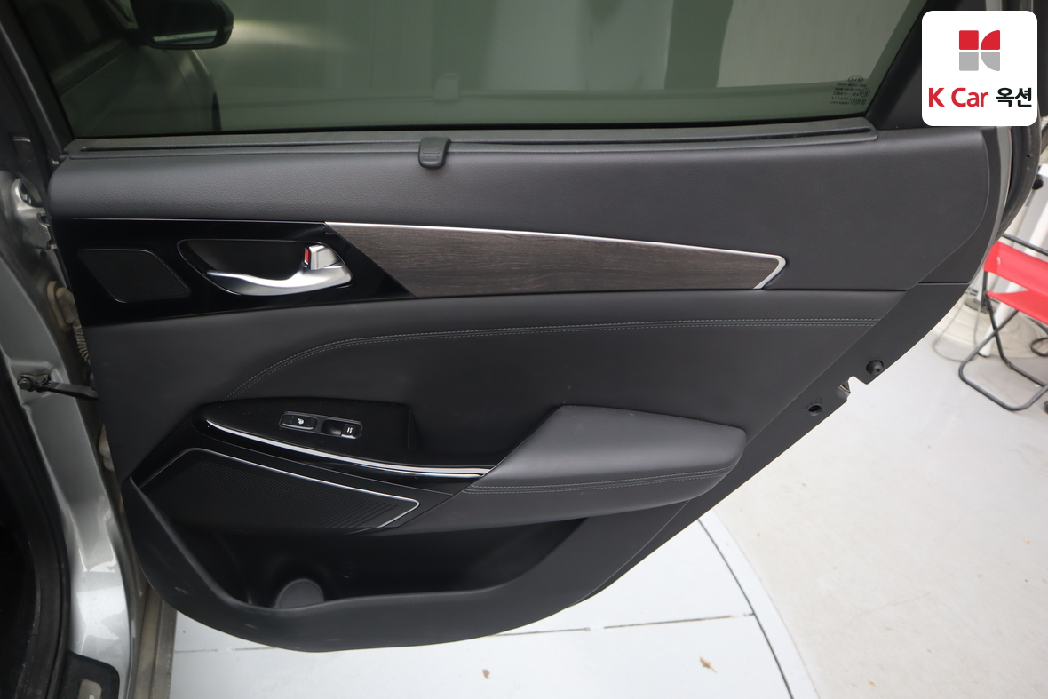 Kia K7 2021 - Image 26