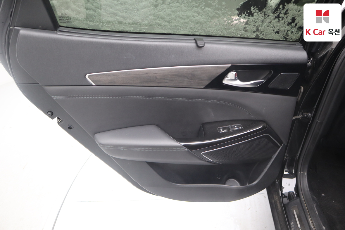 Kia K7 2021 - Image 21