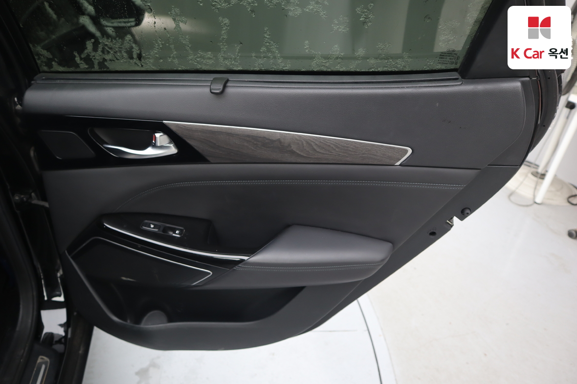 Kia K7 2021 - Image 27