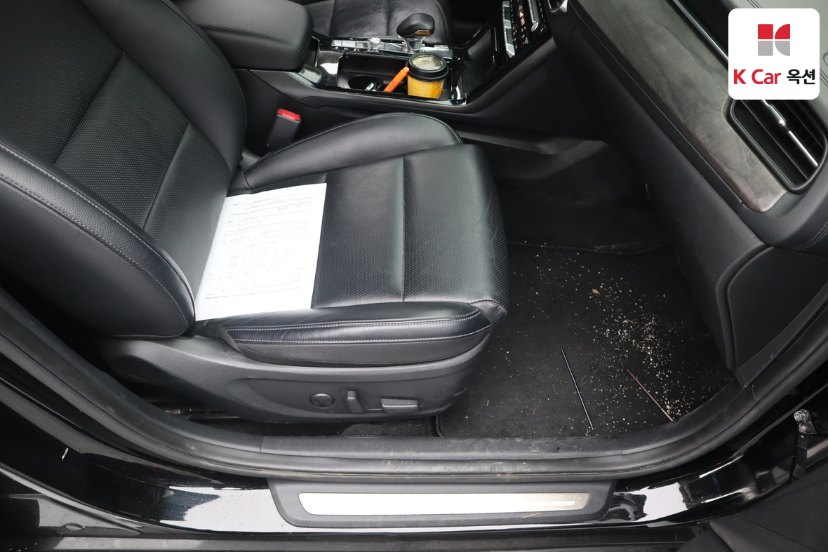 Kia K7 2021 - Image 30