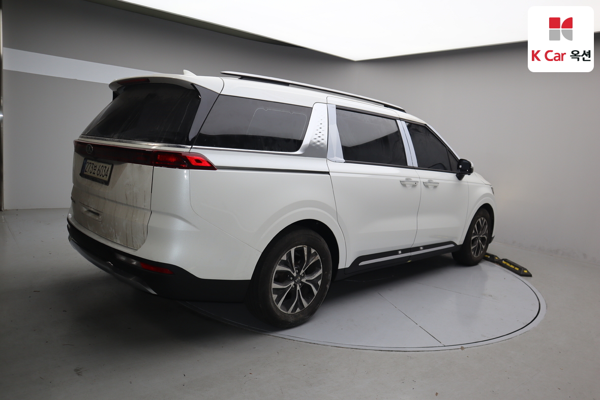 Kia Carnival 2021 - Image 2