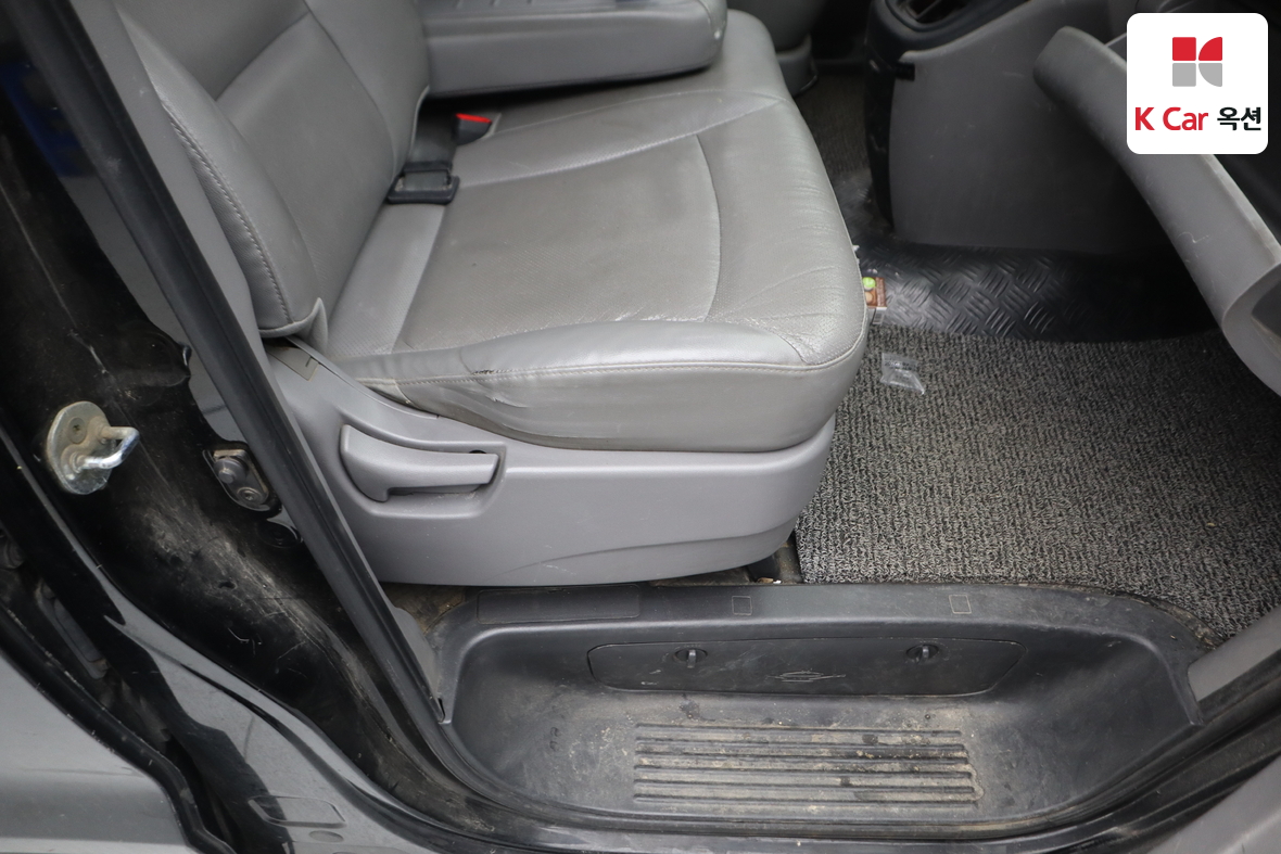 Hyundai Grand Starex 2015 - Image 26