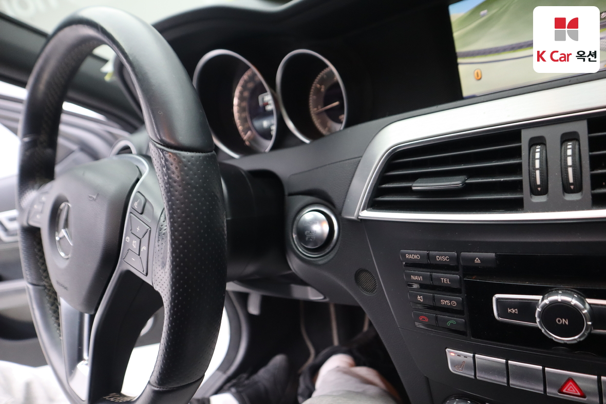 Mercedes-Benz C-Class 2014 - Image 11