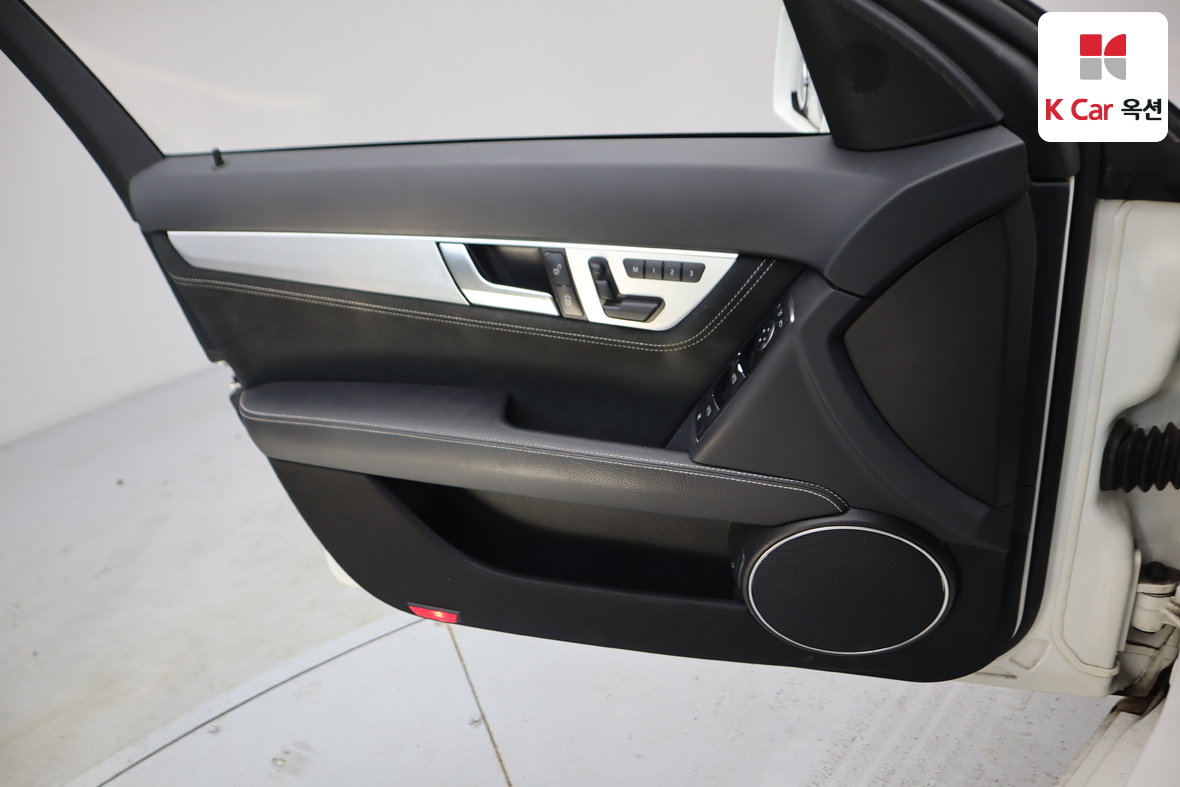 Mercedes-Benz C-Class 2014 - Image 8