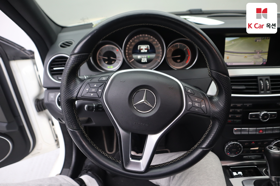 Mercedes-Benz C-Class 2014 - Image 10