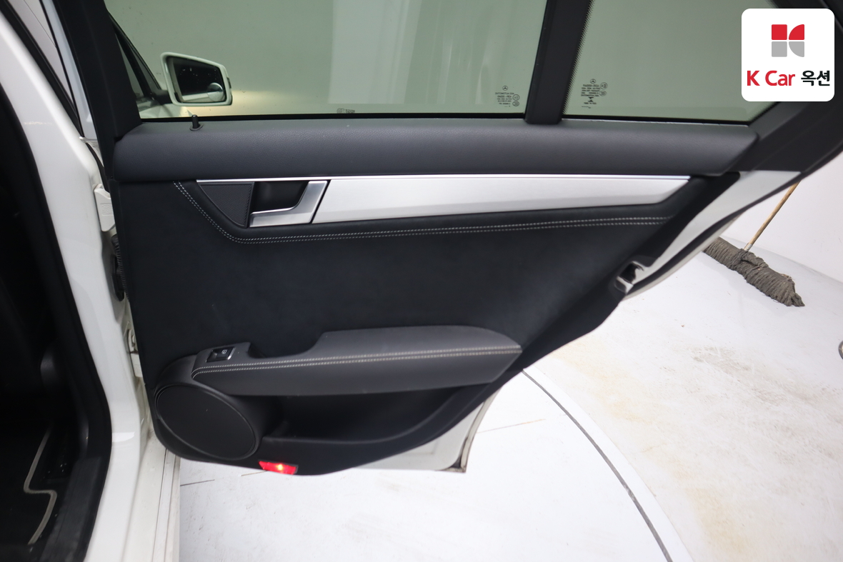 Mercedes-Benz C-Class 2014 - Image 29