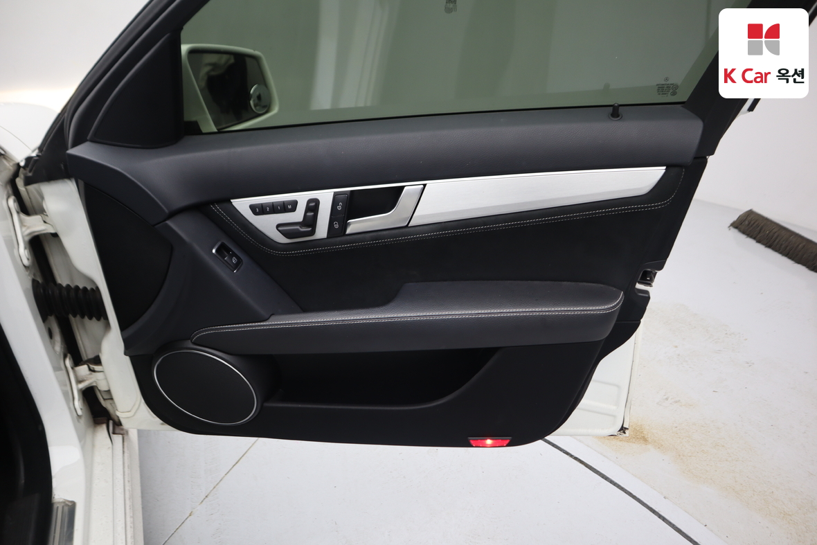 Mercedes-Benz C-Class 2014 - Image 31