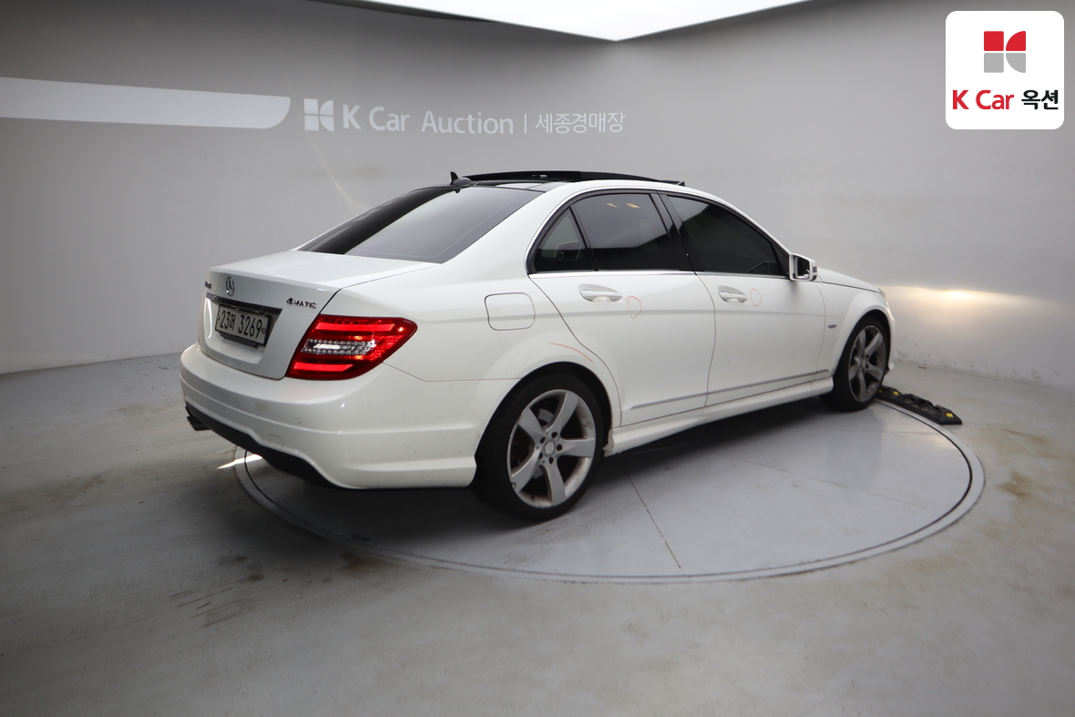 Mercedes-Benz C-Class 2014 - Image 2