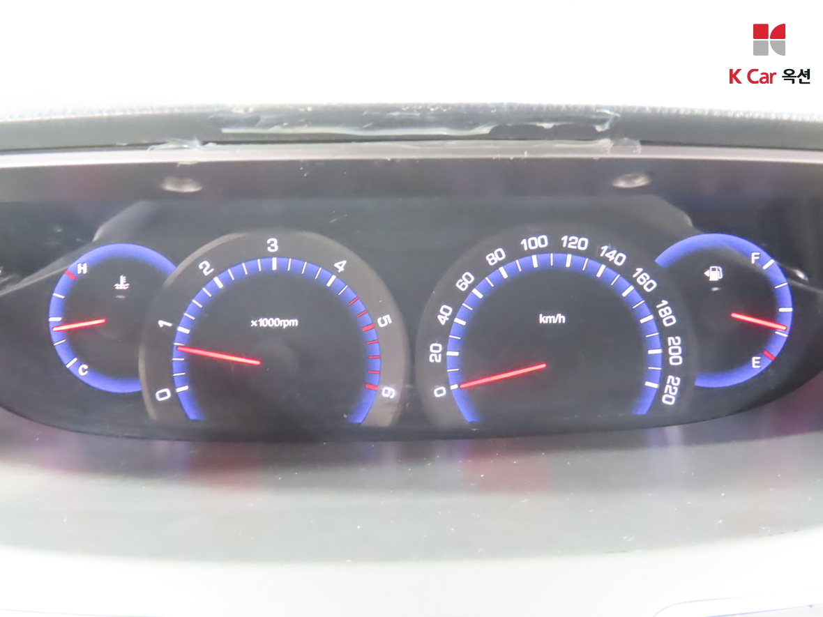 سانج يونج كوراندو توريزمو 2015 - صورة 14