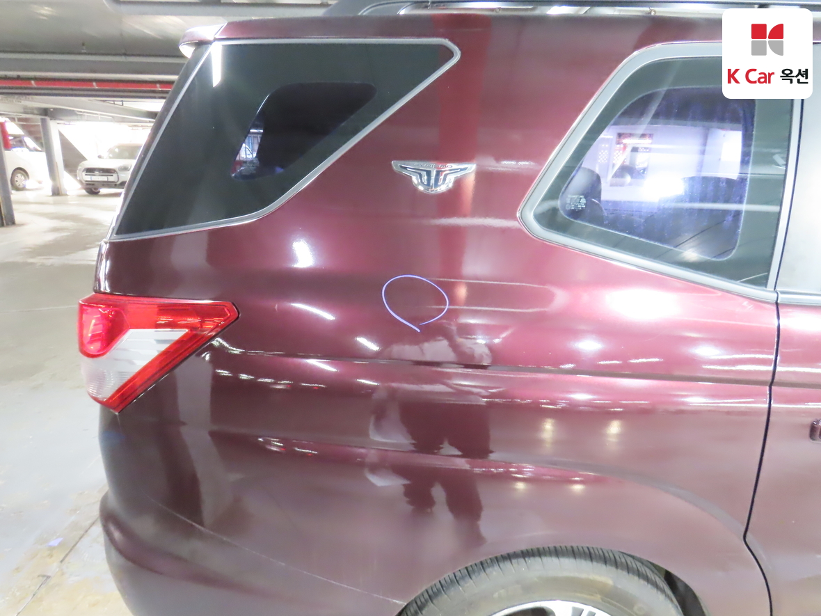 سانج يونج كوراندو توريزمو 2015 - صورة 45