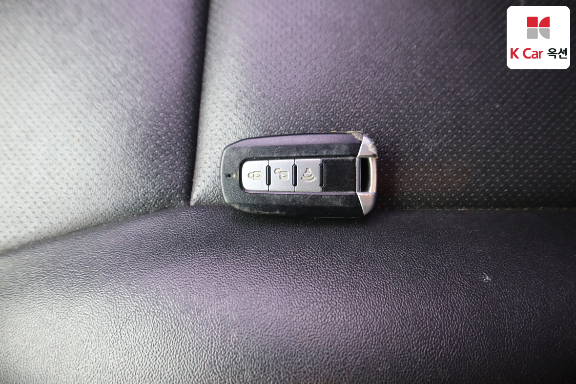 KG Mobility Korando Sports 2015 - Image 18