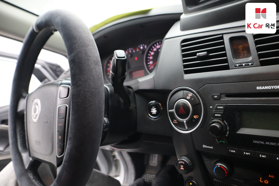 KG Mobility Korando Sports 2015 - Image 11