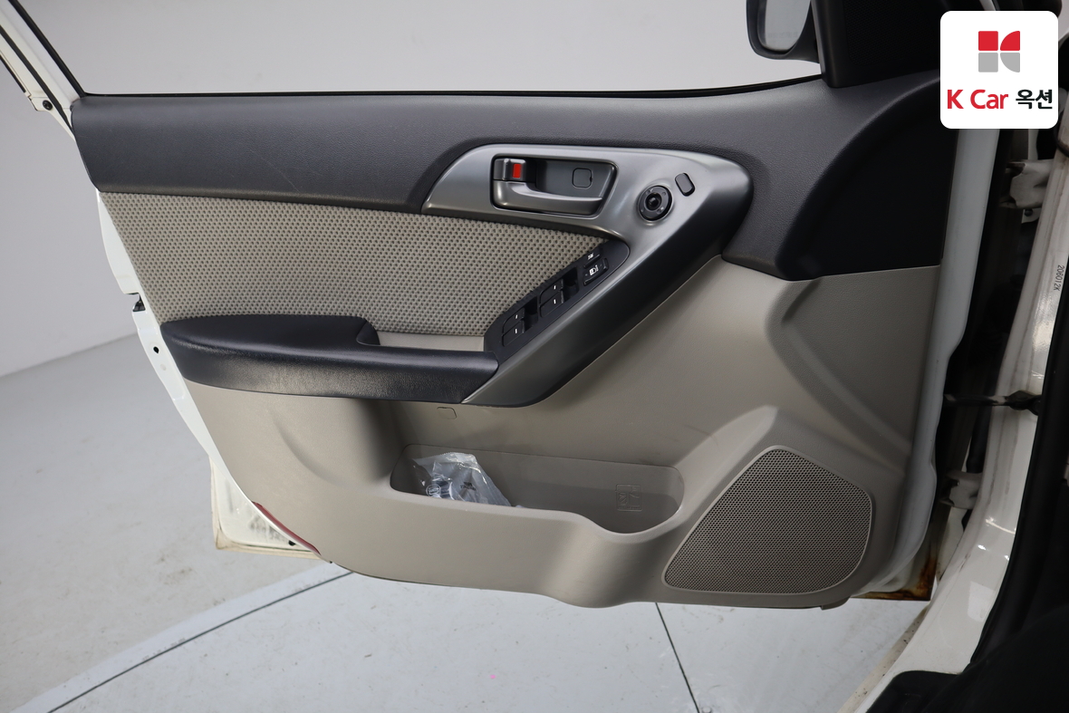 Kia Forte 2010 - Image 8