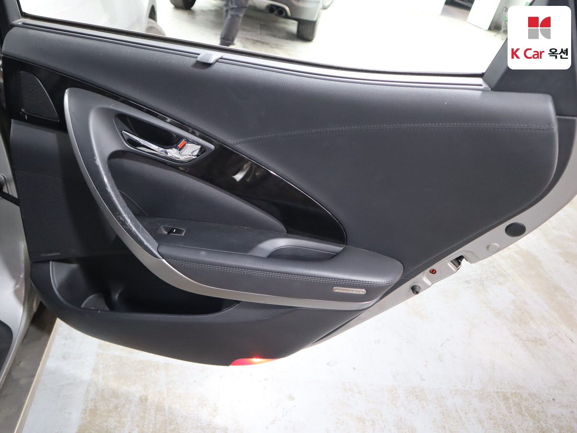 Hyundai AZERA 2011 - Image 26